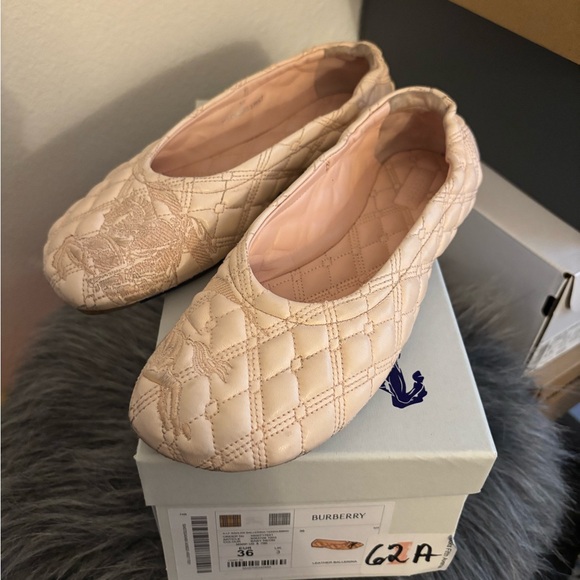 Burberry Quilted Blush Women's Slippers - Picture 1 of 5